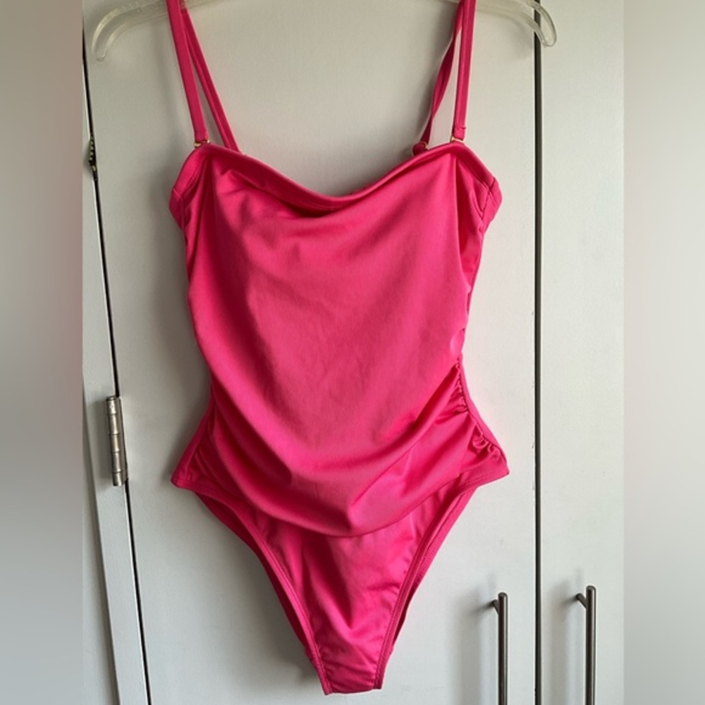 NWOT Women's Shirred Ribbed Cheeky bandeau, Shade & Shore Pink Size M, MSRP $40
